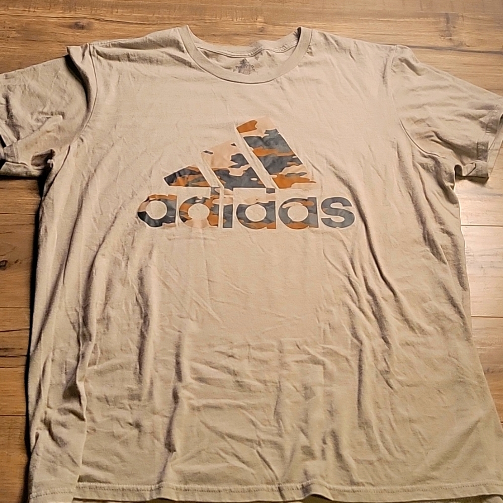 The Go to performance tee adidas military tan color with camo logo sz xl